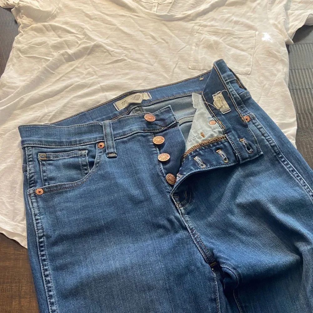 Ladies Madewell 10 inch high-rise skinny jeans raw hem size 26